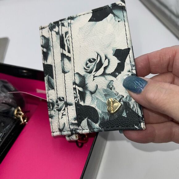 Betsey Johnson Black Crossbody Bag with Card Case - Picture 4 of 9